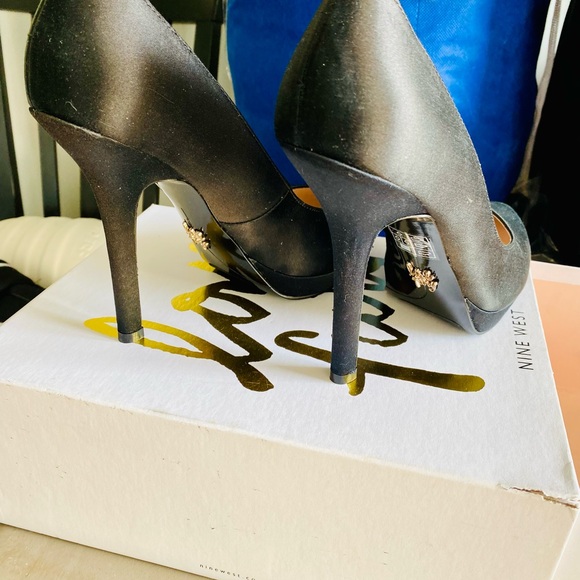 Luxury BNWT nine West Love Fury heels! - Picture 3 of 3